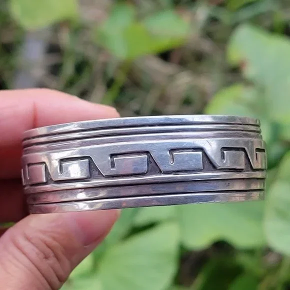 Outstanding vintage Native American handmade 925 sterling silver engraved water